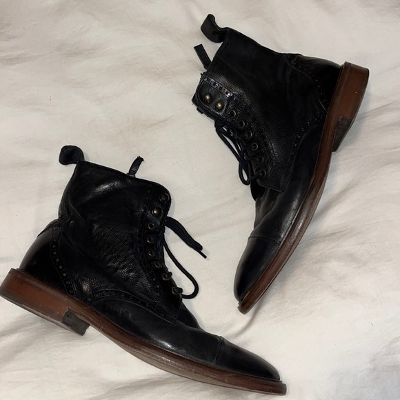 Johnston & Murphy Other - Johnson & Murphy J&M est 1850 men’s black leather lace up boots!